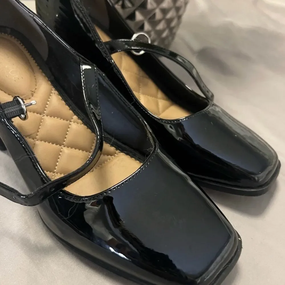 Elegant Black Patent Leather Mary Jane Shoes